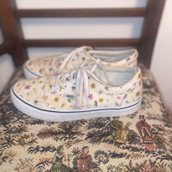 Vans Women’s Doheny Low Rise Canvas Sneakers, sz 6.5 - Picture 4 of 15
